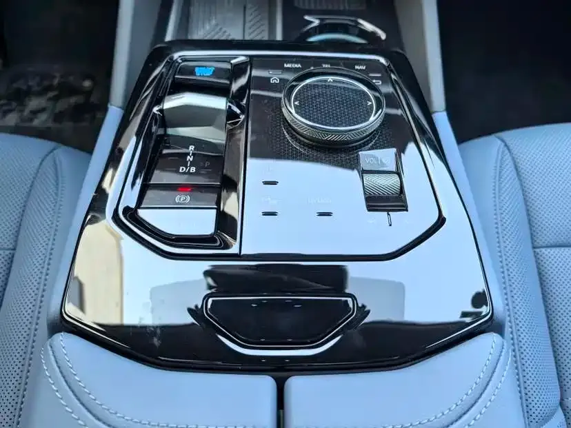 BMW i5 2024 из CN, фото 8
