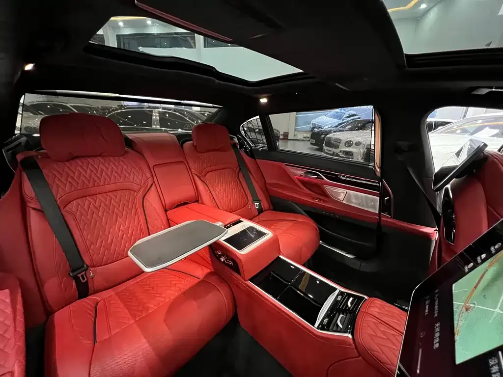 BMW 7 Series 2022 из CN, фото 8