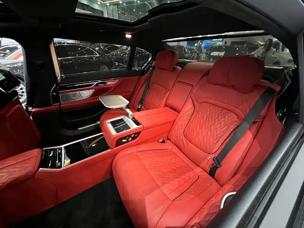 BMW 7 Series 2022 из CN, фото 9