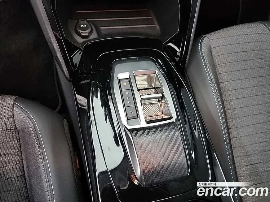 Peugeot 208 2022 из KR, фото 8