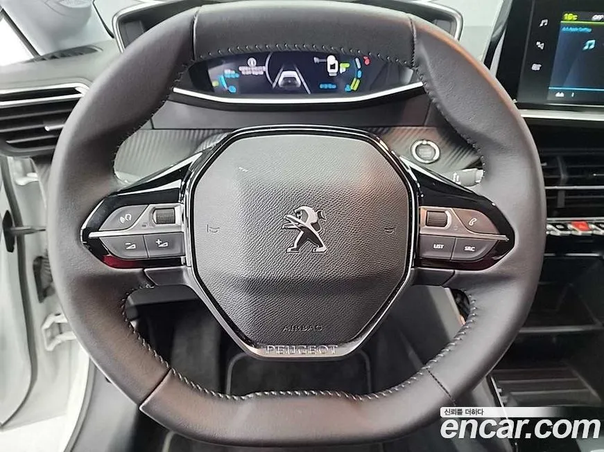 Peugeot 208 2022 из KR, фото 9
