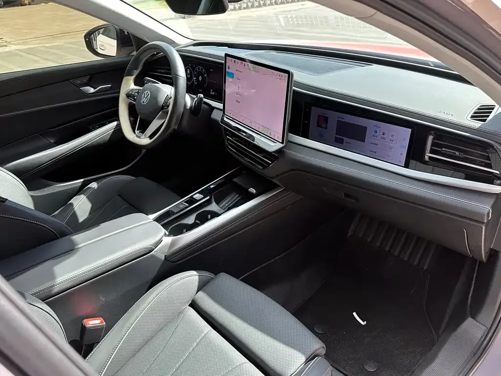 Volkswagen Passat 2024 из CN, фото 10