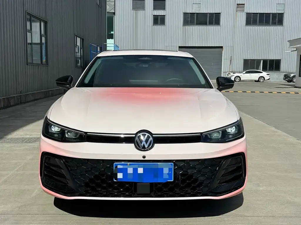 Volkswagen Passat 2024 из CN, фото 2