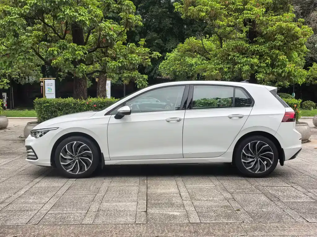 Volkswagen Golf 2022 из CN, фото 4