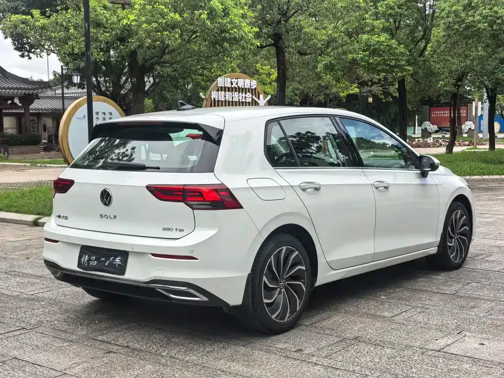 Volkswagen Golf 2022 из CN, фото 7
