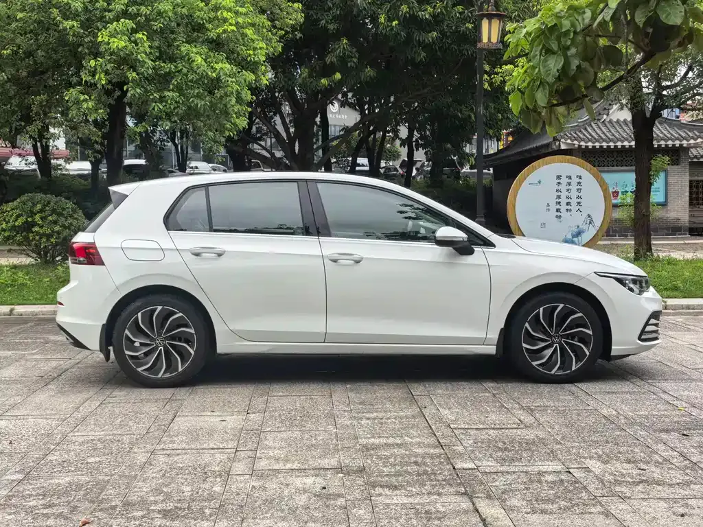 Volkswagen Golf 2022 из CN, фото 8