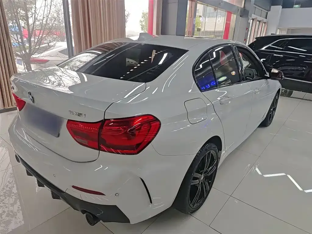 BMW 1 Series 2022 из CN, фото 5
