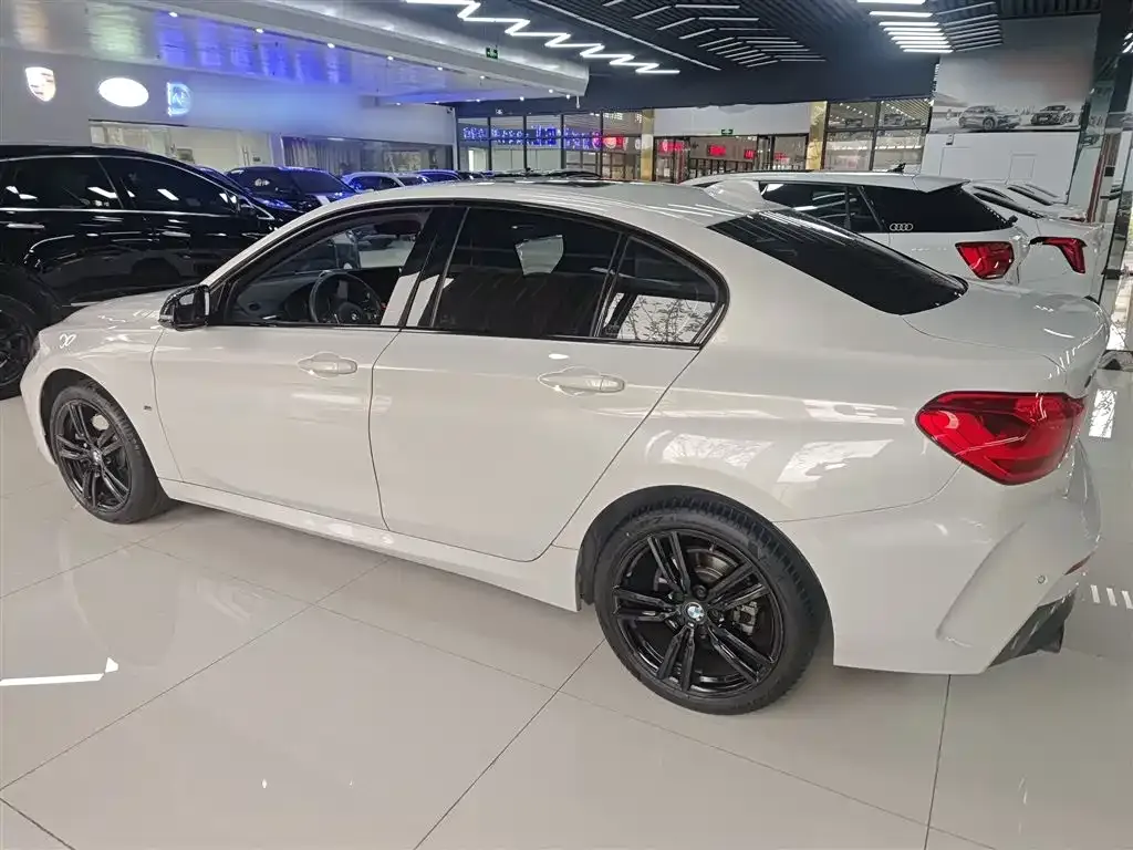 BMW 1 Series 2022 из CN, фото 7