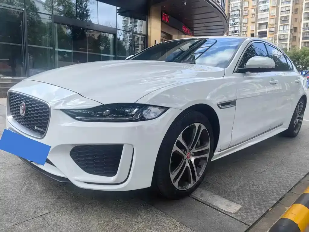 Jaguar XEL — фото 1