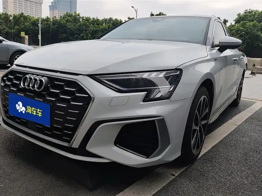 Audi A3 2023 из CN, фото 1