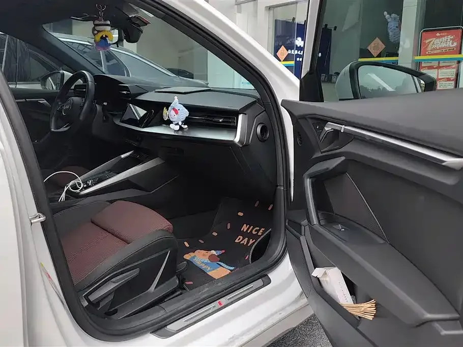 Audi A3 2023 из CN, фото 8