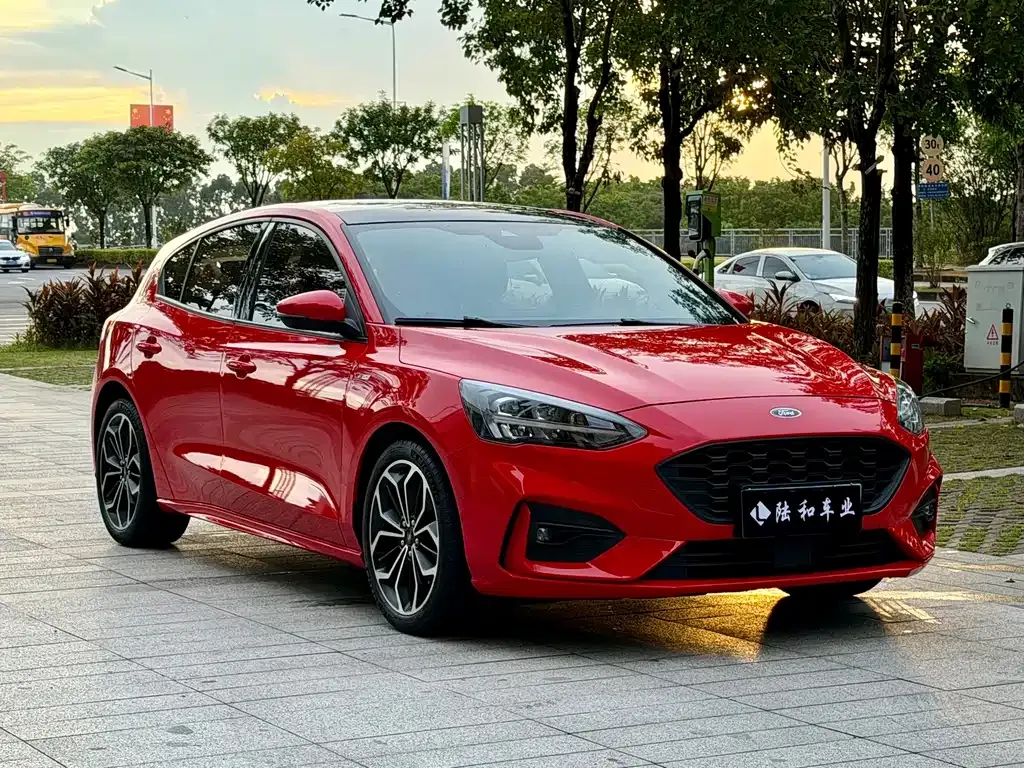 Ford Focus 2021 из CN, фото 3