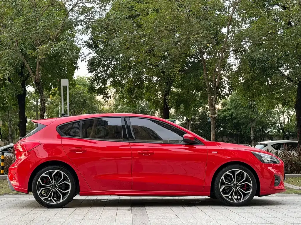 Ford Focus 2021 из CN, фото 4