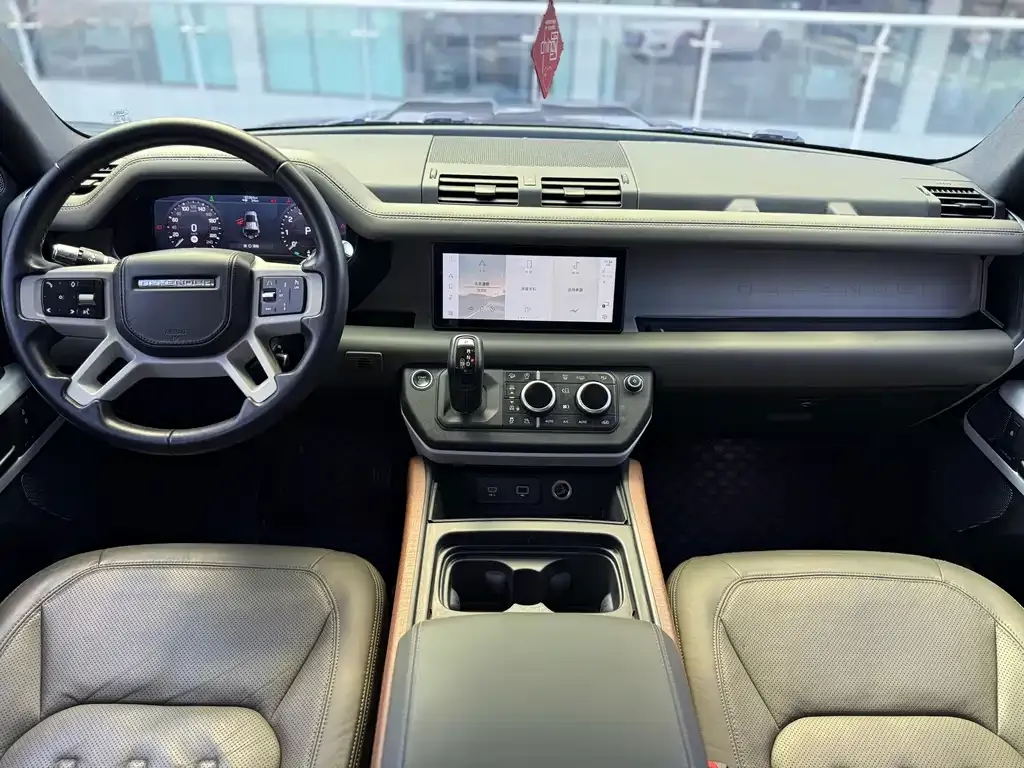 Land Rover Defender — фото 10