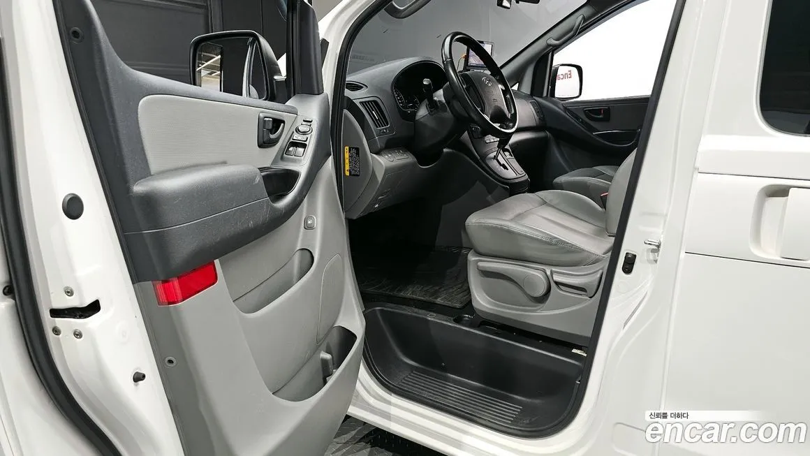 Hyundai Starex — фото 10