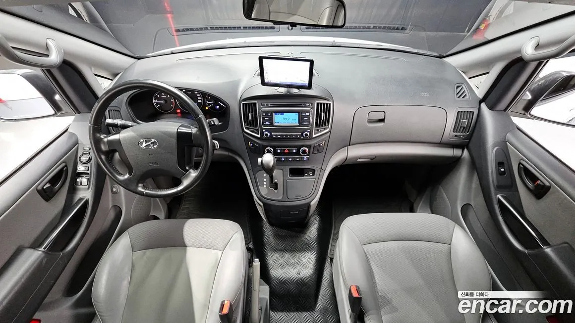 Hyundai Starex — фото 7