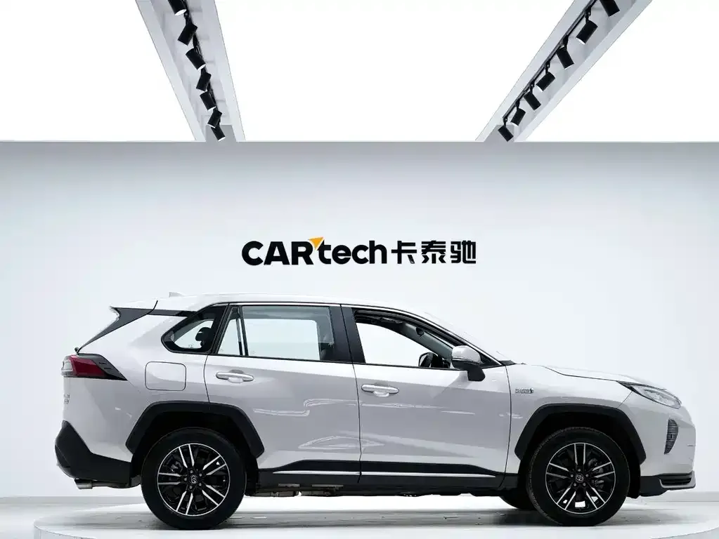 Toyota Wildlander New Energy 2022 из CN, фото 2