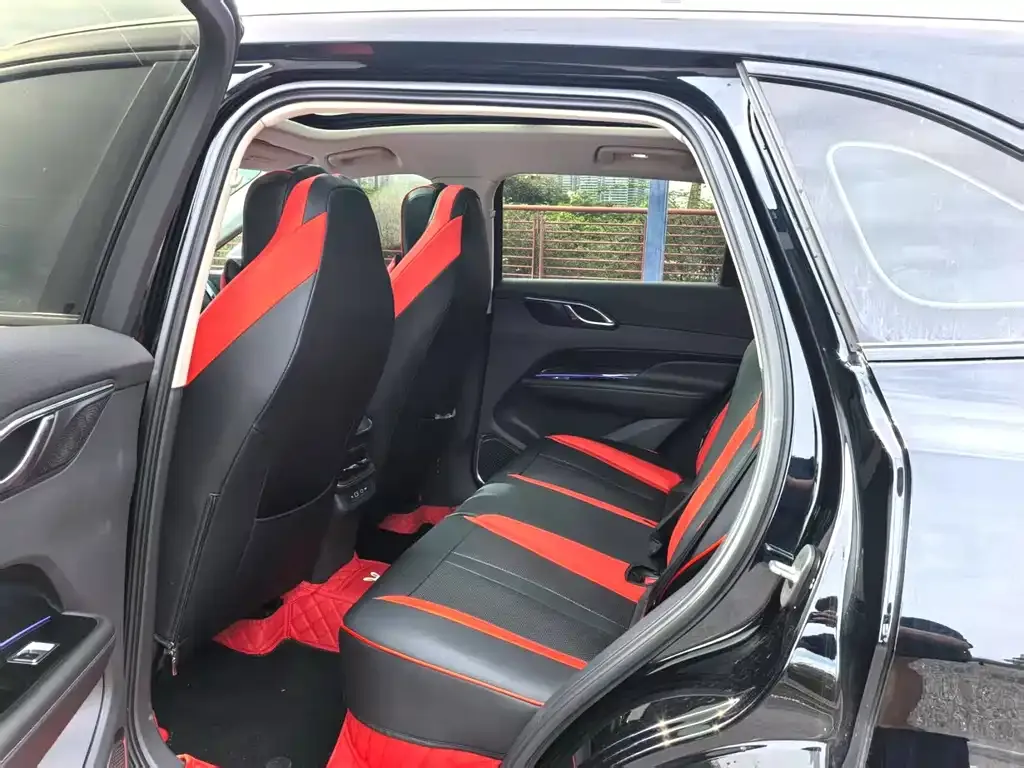 Hongqi HS3 PHEV 2024 из CN, фото 4