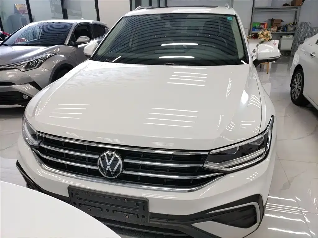 Volkswagen Tiguan L 2023 из CN, фото 3