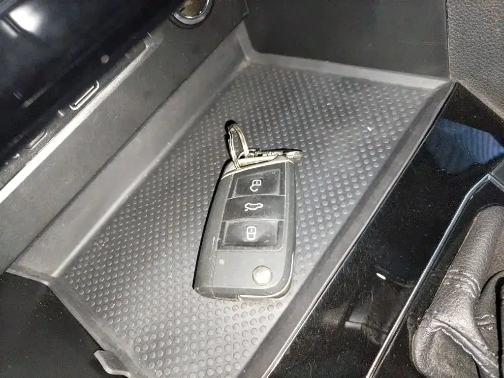 Volkswagen Tiguan L 2023 из CN, фото 9