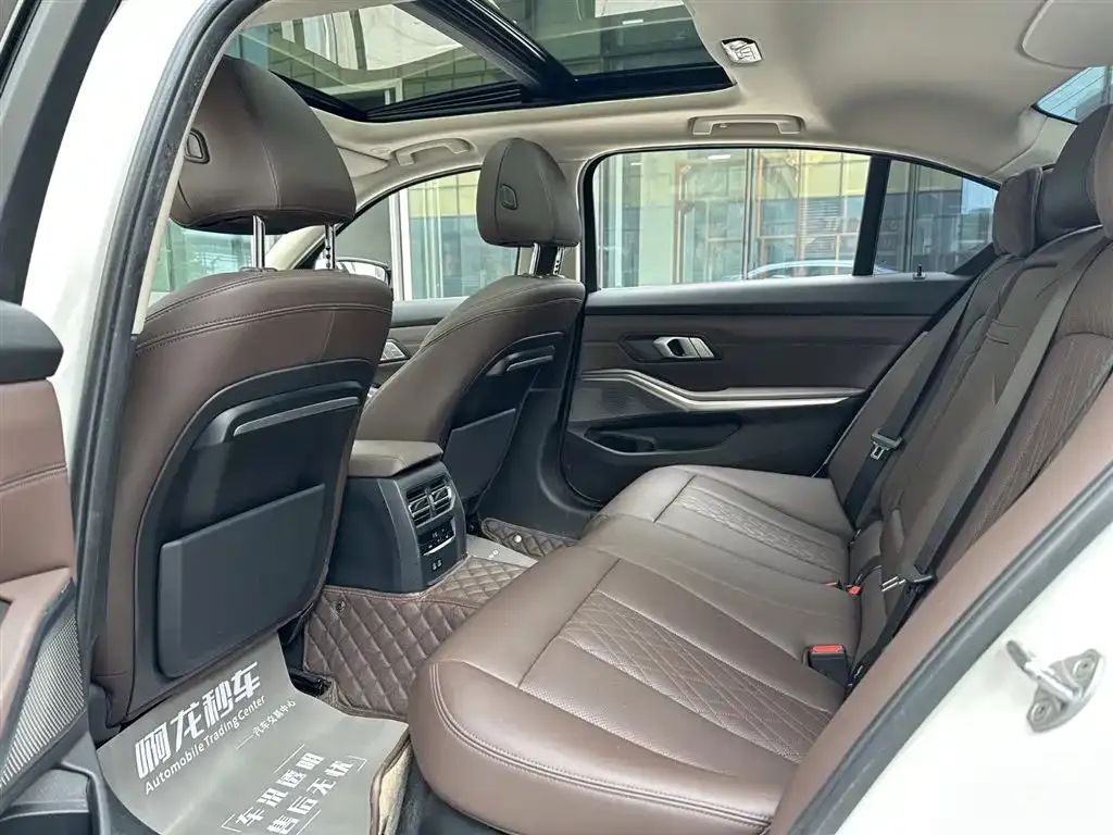 BMW 3 Series 2021 из CN, фото 8