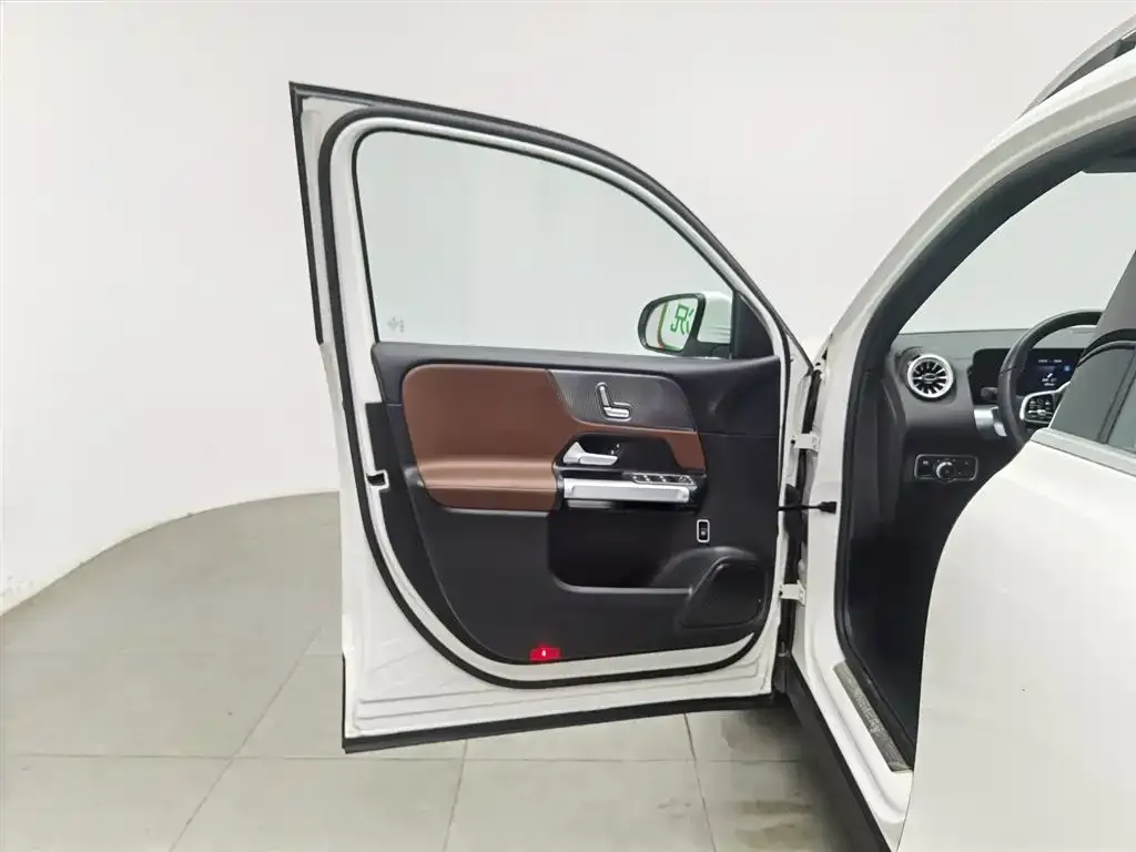 Mercedes-Benz GLB 2023 из CN, фото 8