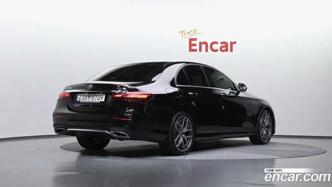 Mercedes-Benz E-Class 2022 из KR, фото 2