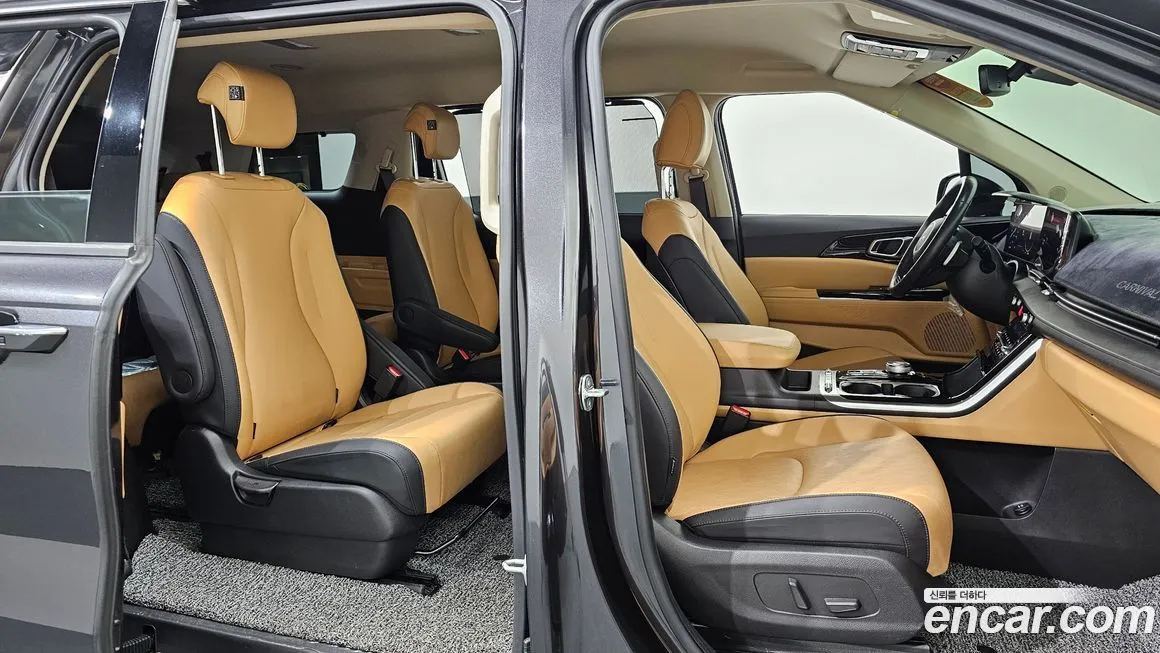 Kia Carnival — фото 10