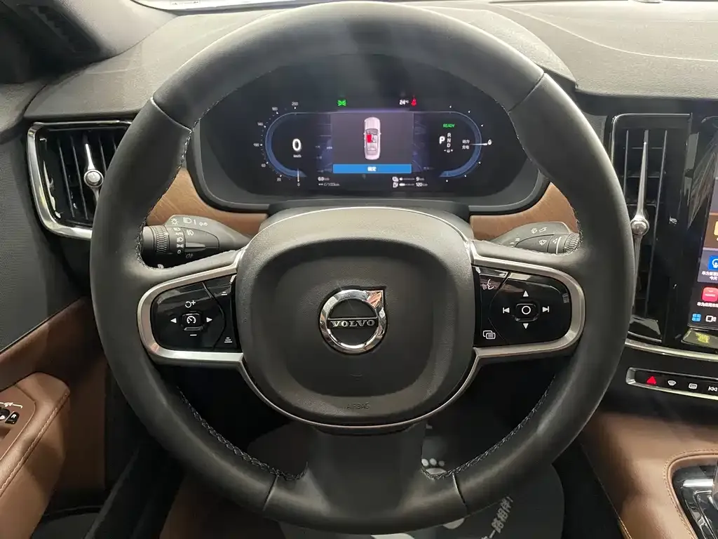 Volvo S90 PHEV 2024 из CN, фото 10