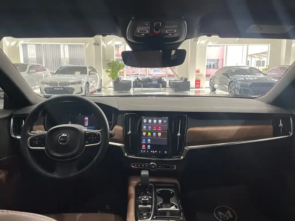 Volvo S90 PHEV 2024 из CN, фото 8