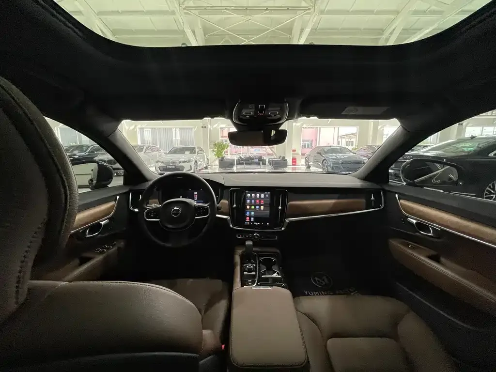 Volvo S90 PHEV 2024 из CN, фото 9