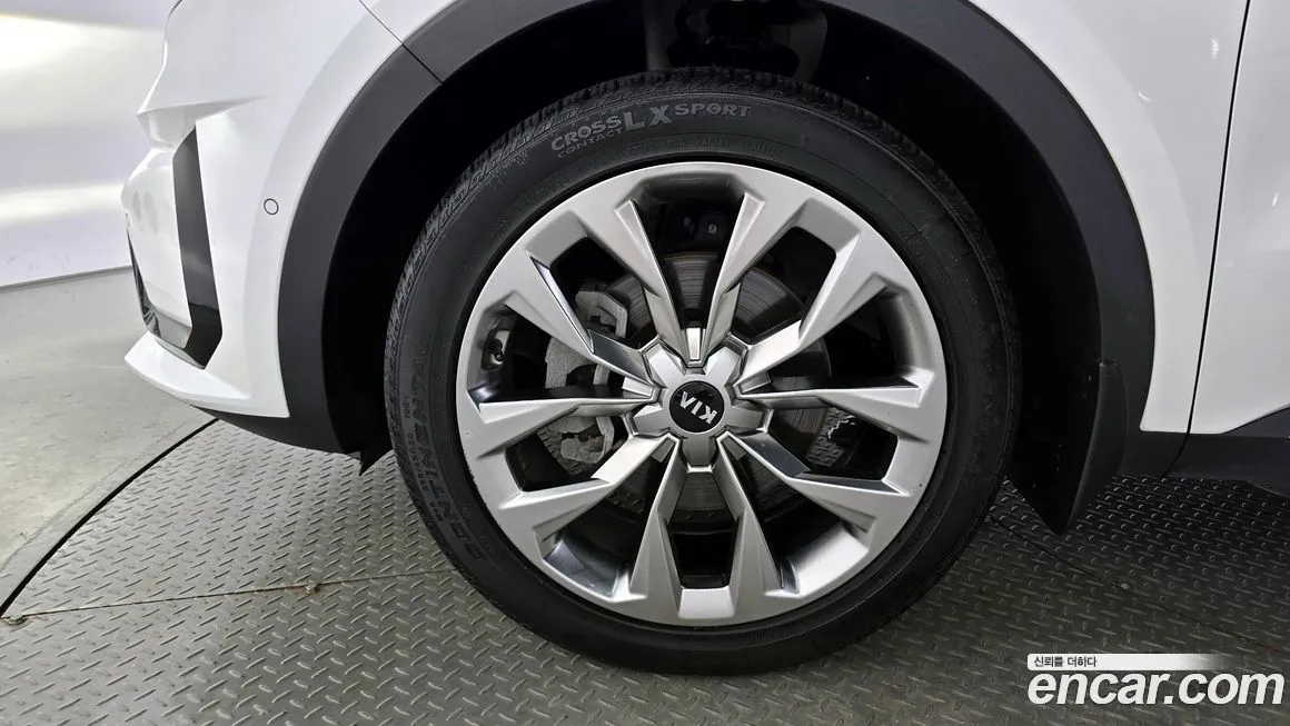 Kia Sorento — фото 5