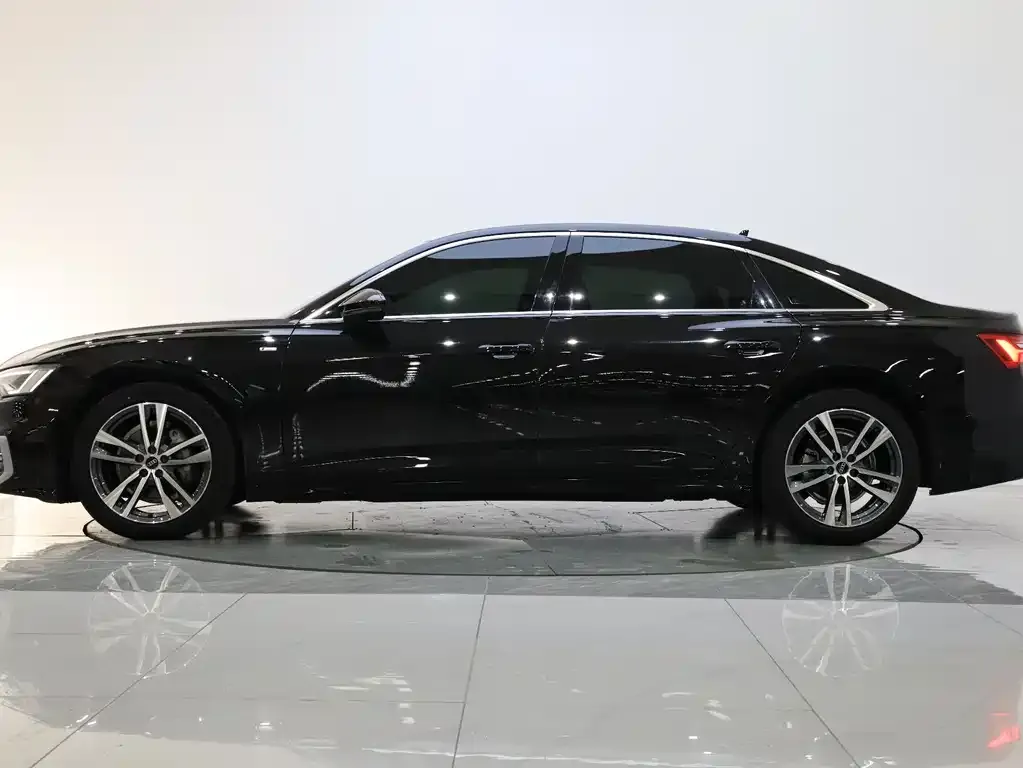 Audi A6L — фото 5