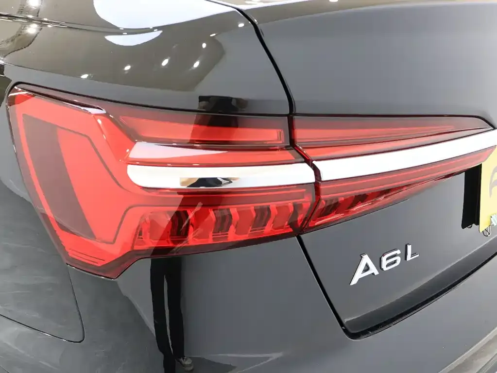 Audi A6L — фото 8