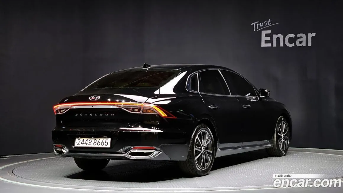 Hyundai Grandeur 2022 из KR, фото 2