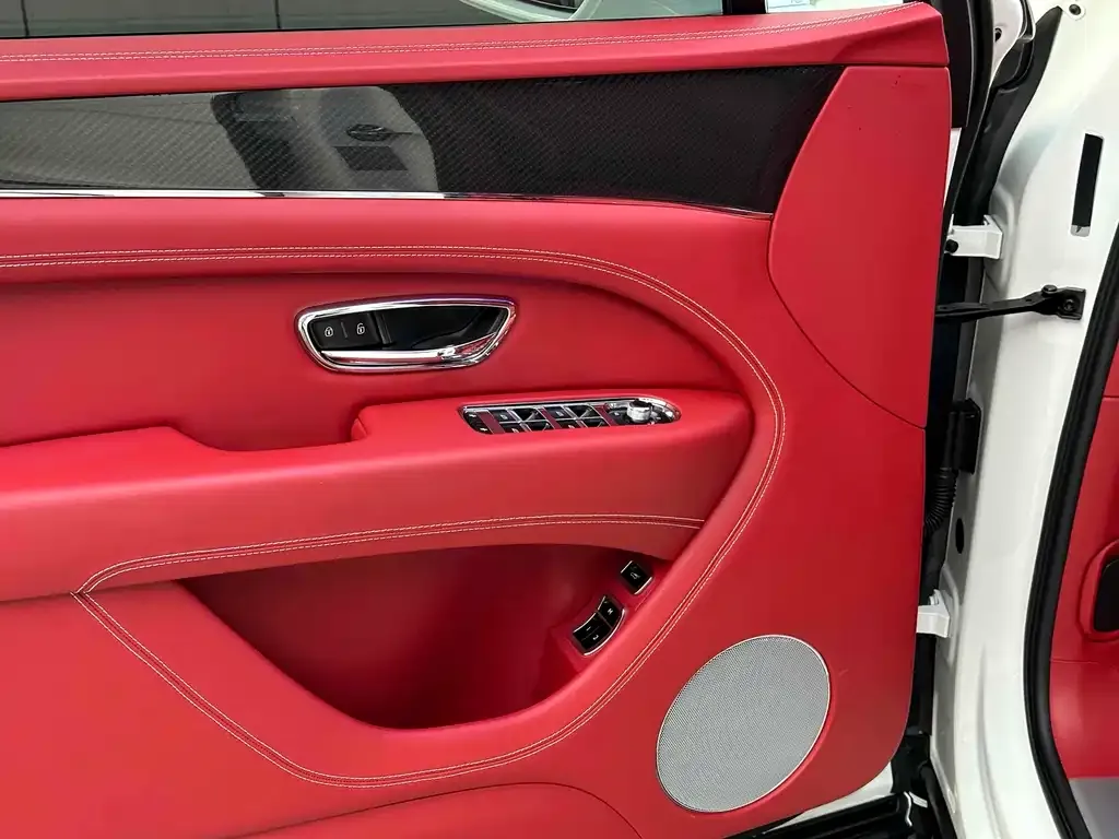 Bentley Bentayga 2021 из CN, фото 10