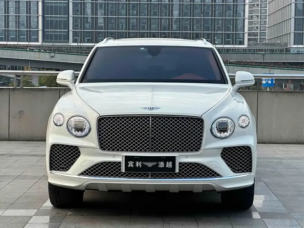 Bentley Bentayga 2021 из CN, фото 2