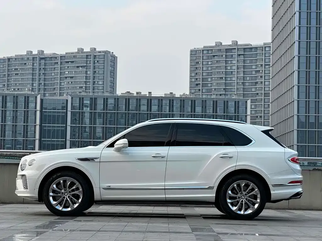 Bentley Bentayga 2021 из CN, фото 4