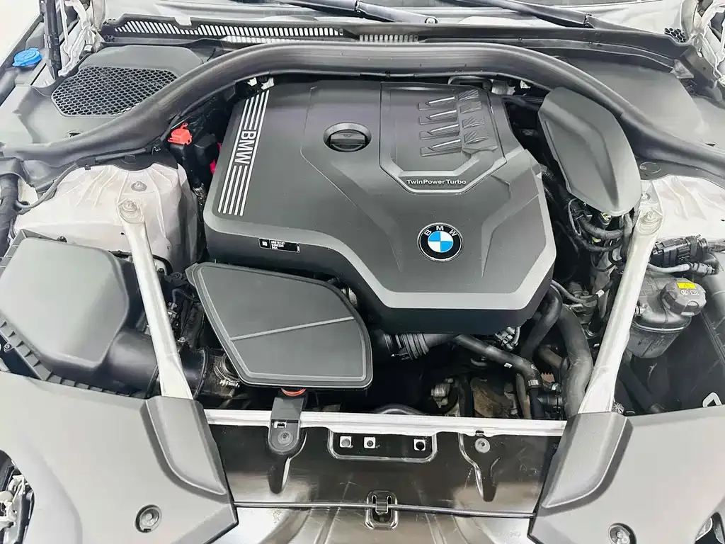 BMW 5 Series — фото 10