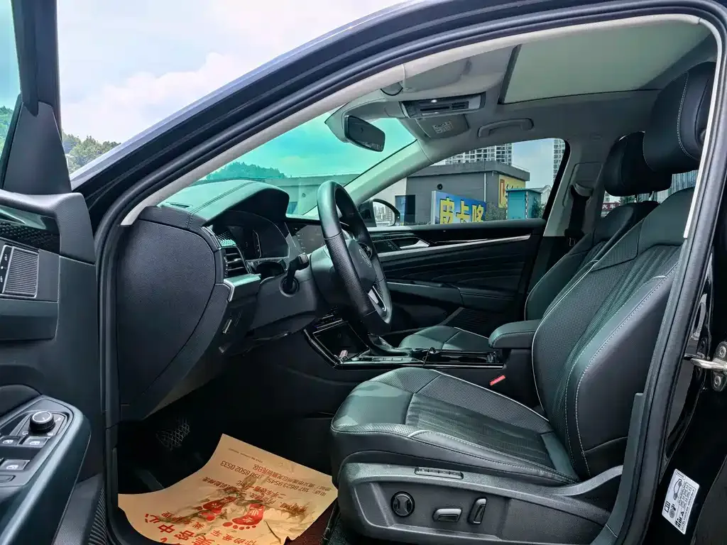 Volkswagen Passat 2023 из CN, фото 4