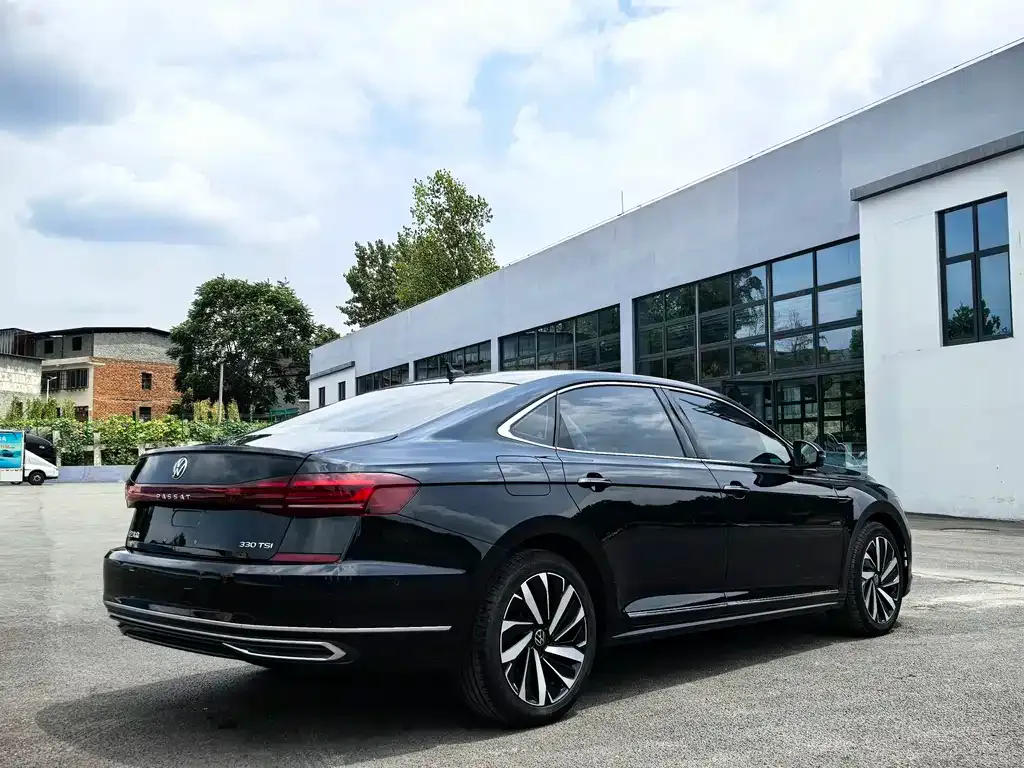 Volkswagen Passat 2023 из CN, фото 9