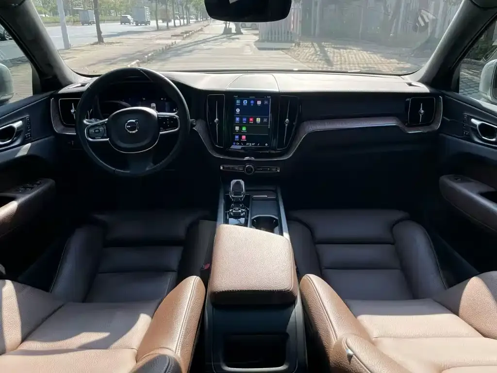 Volvo XC60 2021 из CN, фото 5
