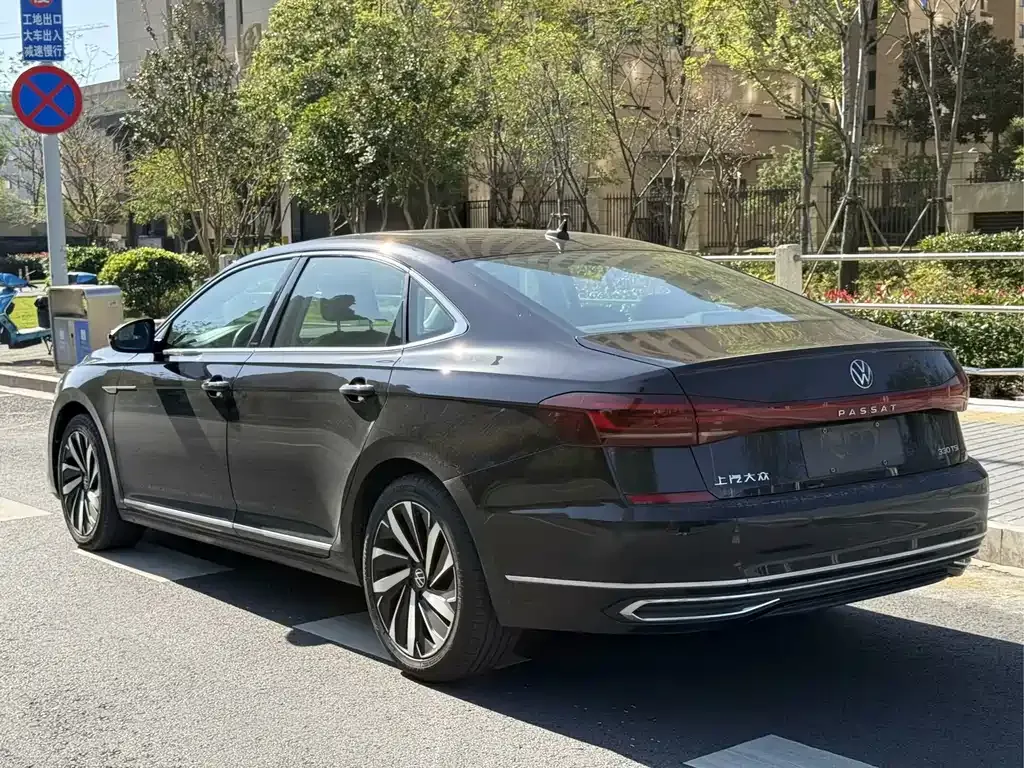 Volkswagen Passat 2022 из CN, фото 6
