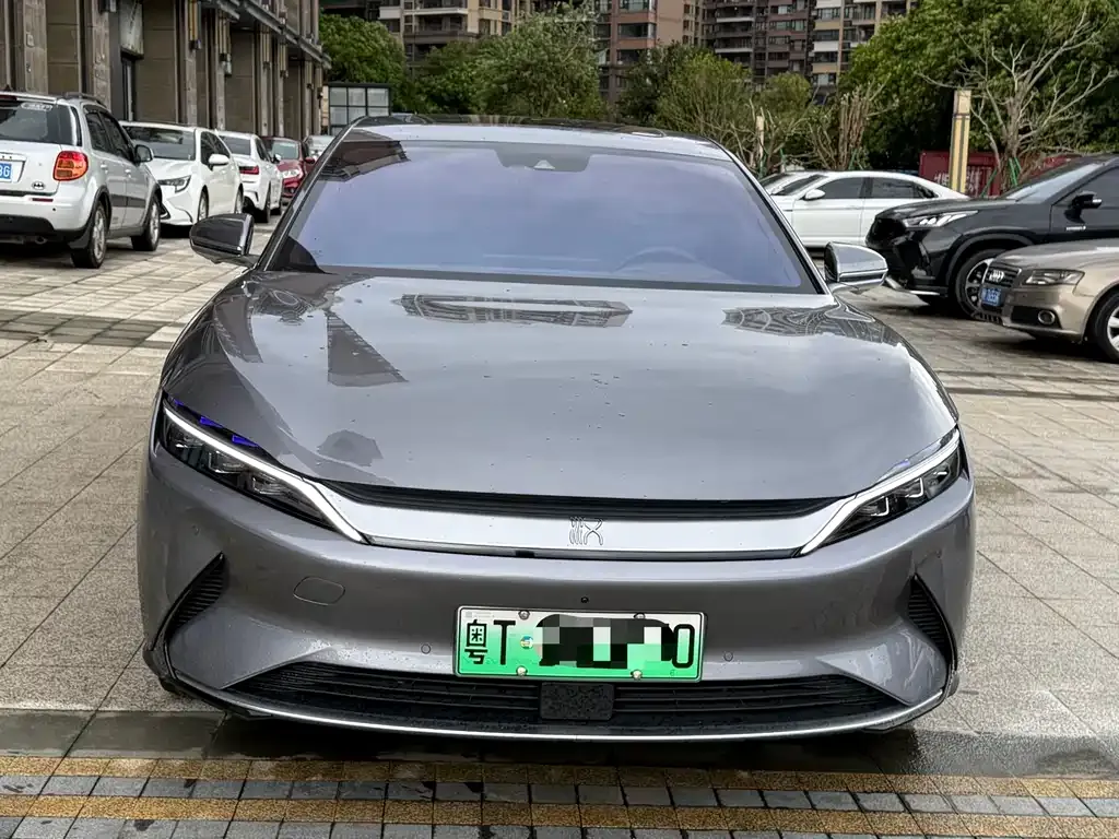 BYD Han — фото 2