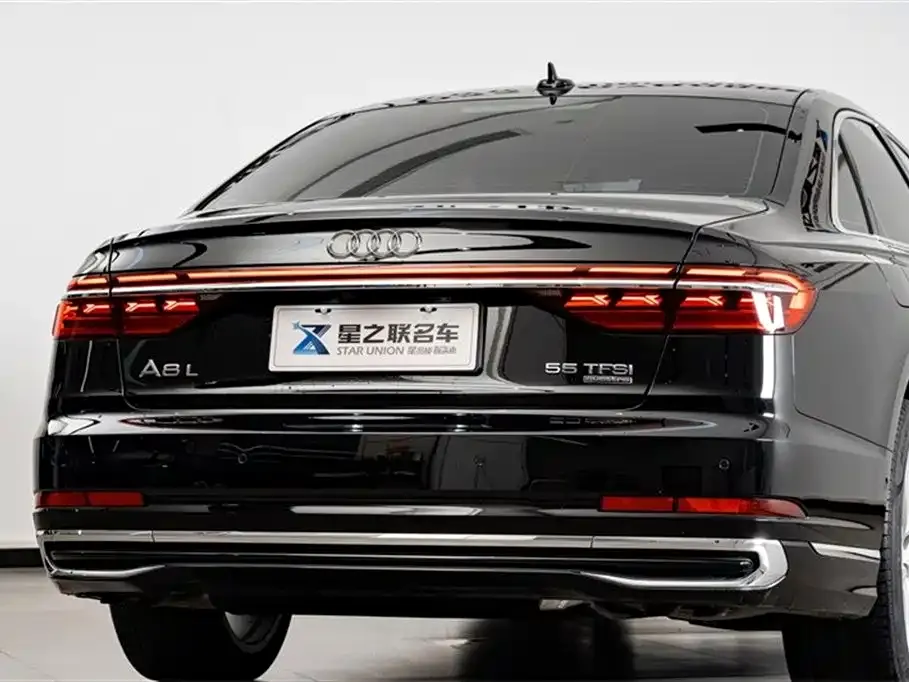 Audi A8 — фото 9