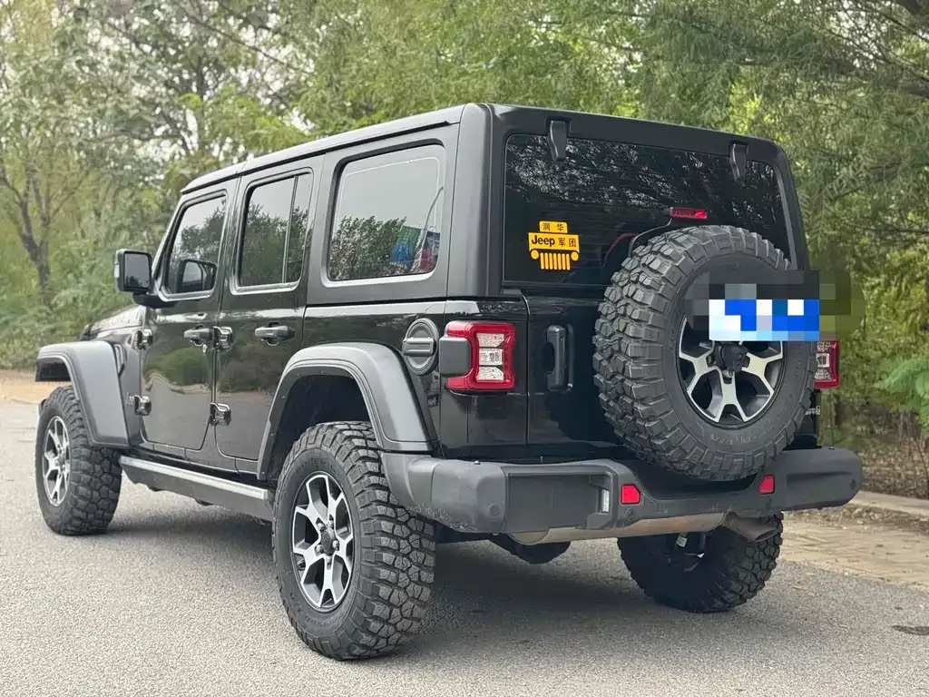 Jeep Wrangler — фото 7