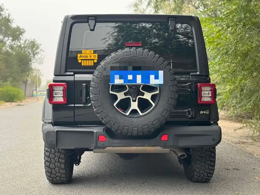 Jeep Wrangler — фото 8