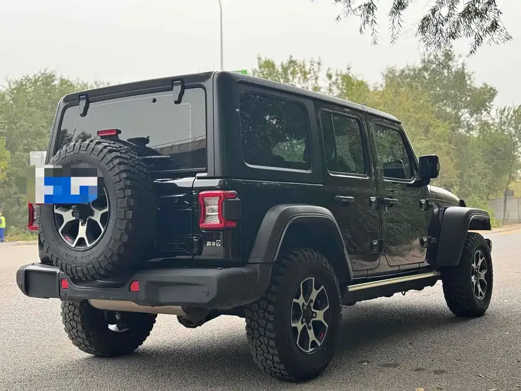 Jeep Wrangler — фото 9