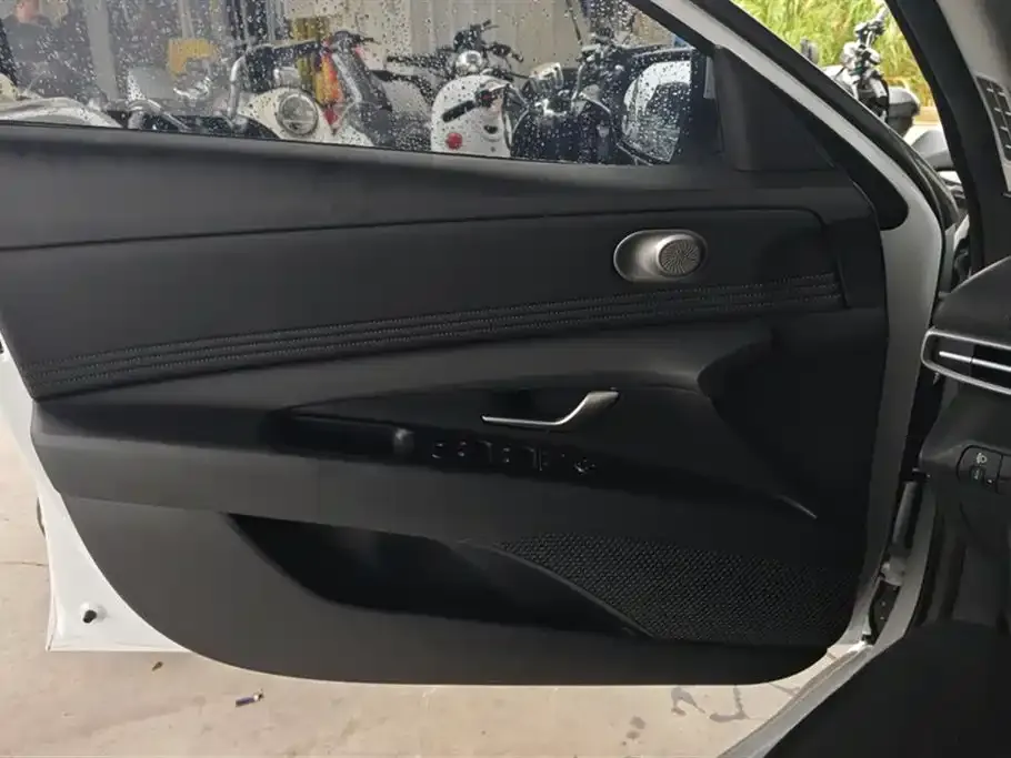 Hyundai Elantra 2023 из CN, фото 7