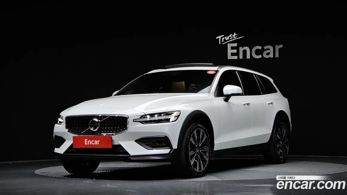 Volvo V60 2022 из KR, фото 1